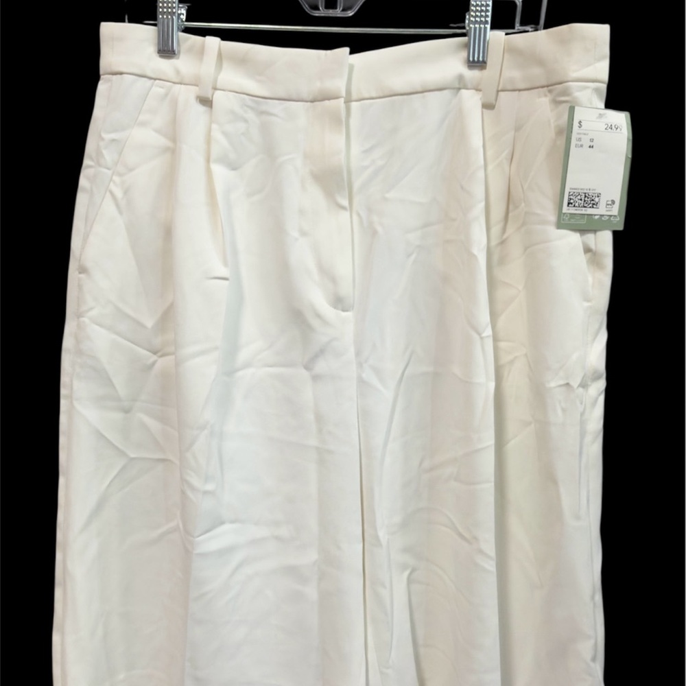 H&M Cream A-Line Women's shorts